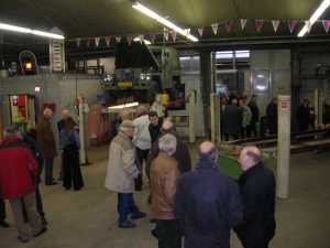 Landrover 88 op de brug in de autohobbyclub