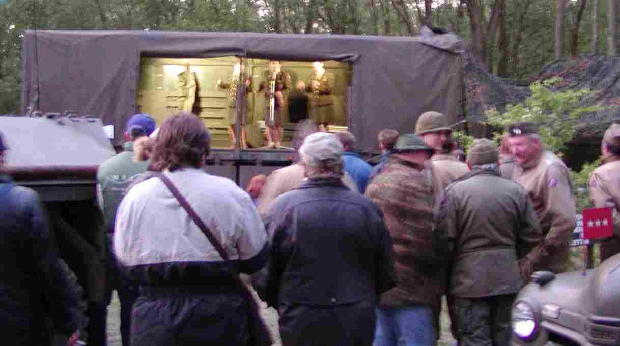 Optreden van de Andrew Sisters (HWW)