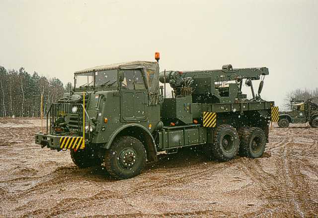 DAF YB-616 in de sneeuw