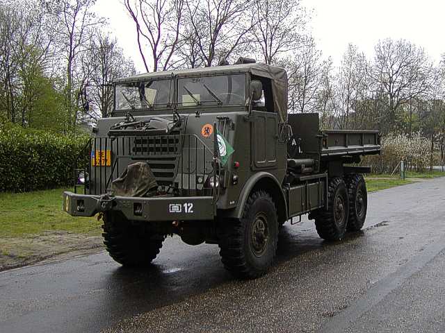 Daf YK-616 Kipper met Atlas Kraan