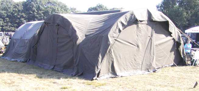 Kruistent met boogtent